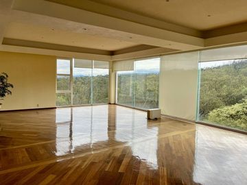 Amplio Departamento en Venta / Jardínes en la Montaña