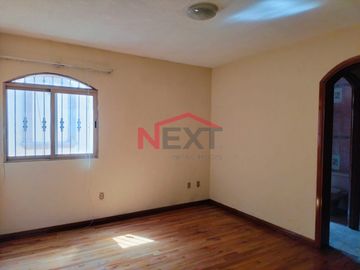 Casa en venta de 1 planta en calle privada