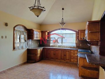 Casa en venta de 1 planta en calle privada
