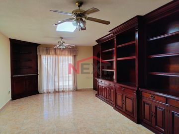 Casa en venta de 1 planta en calle privada