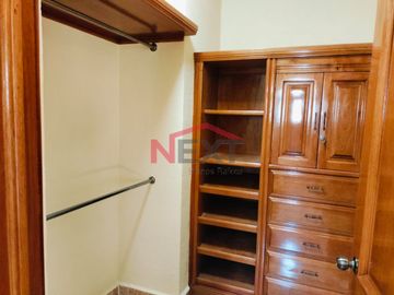 Casa en venta de 1 planta en calle privada