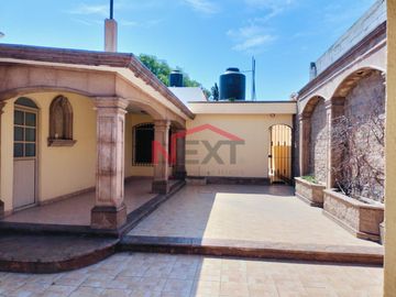 Casa en venta de 1 planta en calle privada