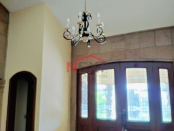 Casa en venta de 1 planta en calle privada