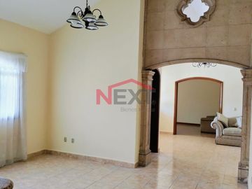Casa en venta de 1 planta en calle privada