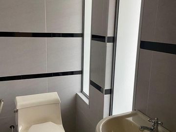 HERMOSA CASA ENVENTA EN URBANIZACION, SECTOR RICAURTE