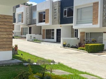 HERMOSA CASA ENVENTA EN URBANIZACION, SECTOR RICAURTE