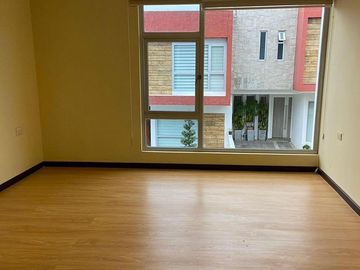 HERMOSA CASA ENVENTA EN URBANIZACION, SECTOR RICAURTE