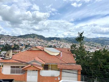 HERMOSA CASA EN VENTA, SECTOR LA PLAYA