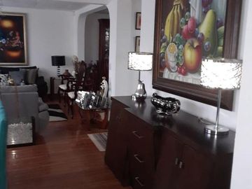 HERMOSA CASA EN VENTA, SECTOR LA PLAYA