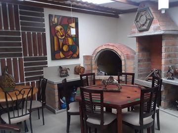 HERMOSA CASA EN VENTA, SECTOR LA PLAYA