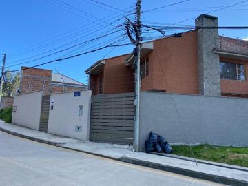 HERMOSA CASA EN VENTA, SECTOR MISICATA