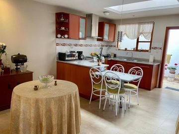 HERMOSA CASA EN VENTA, SECTOR MISICATA