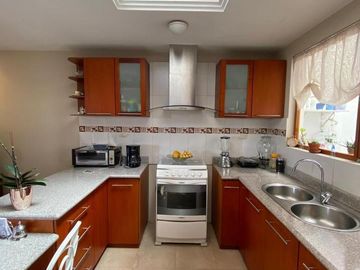 HERMOSA CASA EN VENTA, SECTOR MISICATA