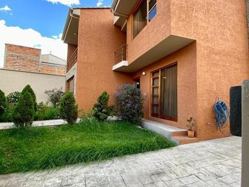 HERMOSA CASA EN VENTA, SECTOR MISICATA
