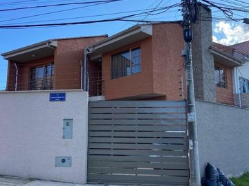 HERMOSA CASA EN VENTA, SECTOR MISICATA