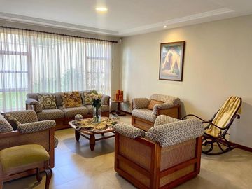 HERMOSA CASA EN VENTA, SECTOR MISICATA