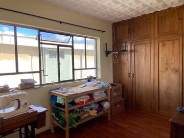 CASA COMERCIAL EN VENTA, SECTOR JOSE JOAQUIN DE OLMEDO
