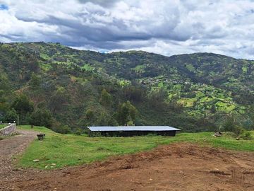 HERMOSA FINCA EN VENTA, SECTOR SANTA ANA