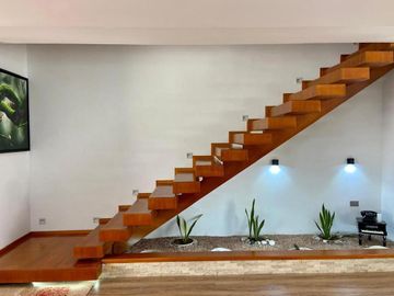 HERMOSA CASA EN VENTA, SECTOR MISICATA