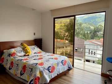 HERMOSA CASA EN VENTA, SECTOR MISICATA