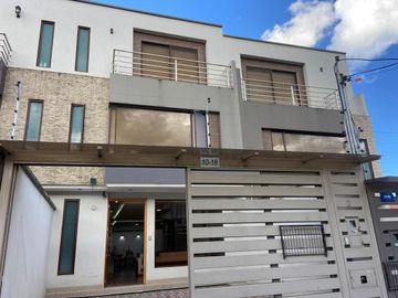 HERMOSA CASA EN VENTA, SECTOR MISICATA