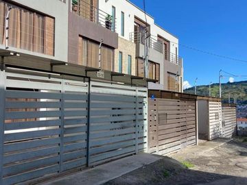 HERMOSA CASA EN VENTA, SECTOR MISICATA
