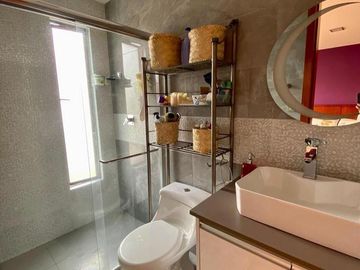 HERMOSA CASA EN VENTA, SECTOR MISICATA