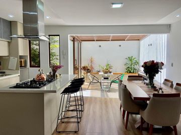 HERMOSA CASA EN VENTA, SECTOR MISICATA