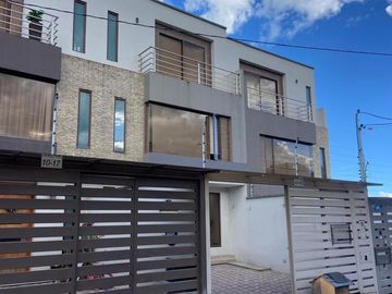 HERMOSA CASA EN VENTA, SECTOR MISICATA