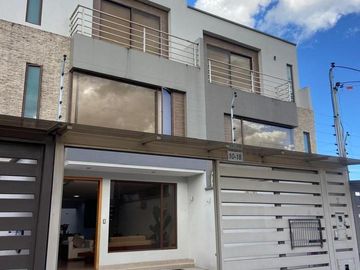 HERMOSA CASA EN VENTA, SECTOR MISICATA