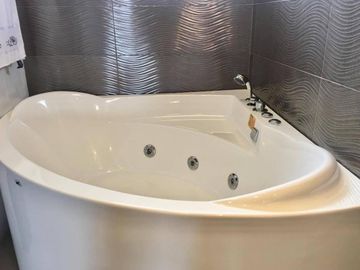 HERMOSA CASA EN VENTA, SECTOR CHALLUBAMBA