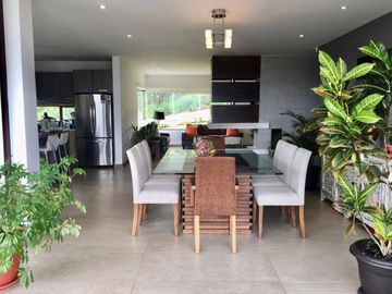 HERMOSA CASA EN VENTA, SECTOR CHALLUBAMBA