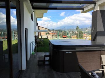 HERMOSA CASA EN VENTA, SECTOR CHALLUBAMBA