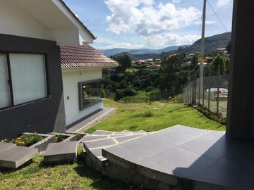 HERMOSA CASA EN VENTA, SECTOR CHALLUBAMBA