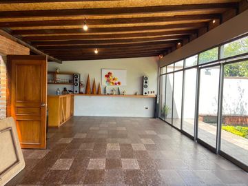 HERMOSA CASA EN VENTA, SECTOR RIO AMARILLO