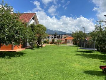 HERMOSA CASA EN VENTA, SECTOR RIO AMARILLO