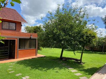 HERMOSA CASA EN VENTA, SECTOR RIO AMARILLO