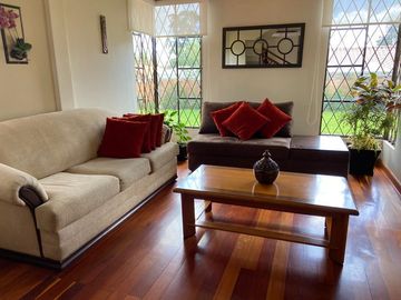 HERMOSA CASA EN VENTA, SECTOR RIO AMARILLO