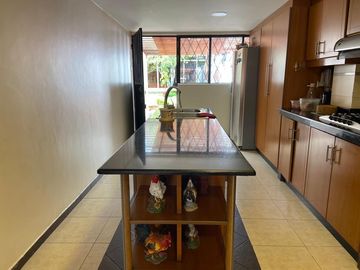 HERMOSA CASA EN VENTA, SECTOR RIO AMARILLO