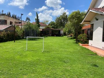 HERMOSA CASA EN VENTA, SECTOR RIO AMARILLO