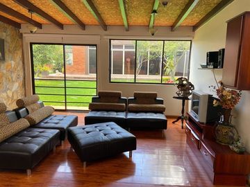 HERMOSA CASA EN VENTA, SECTOR RIO AMARILLO