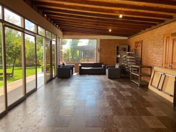 HERMOSA CASA EN VENTA, SECTOR RIO AMARILLO
