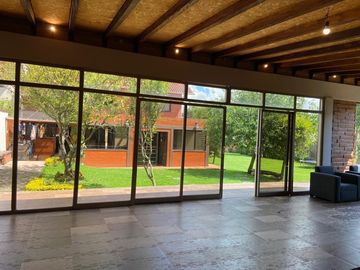 HERMOSA CASA EN VENTA, SECTOR RIO AMARILLO