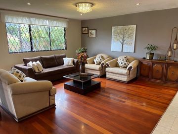 HERMOSA CASA EN VENTA, SECTOR RIO AMARILLO