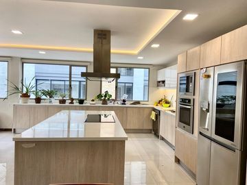 HERMOSO PENTHOUSE EN VENTA, SECTOR ORDOÑEZ LASSO