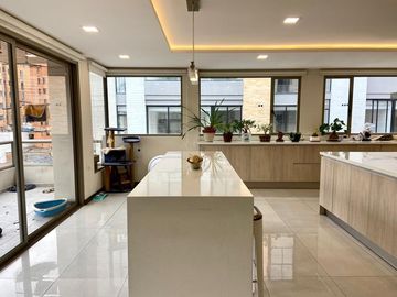 HERMOSO PENTHOUSE EN VENTA, SECTOR ORDOÑEZ LASSO