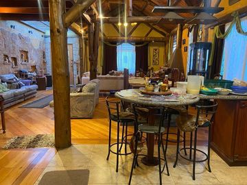 HERMOSA CASA EN VENTA , AV. DE LAS AMERICAS