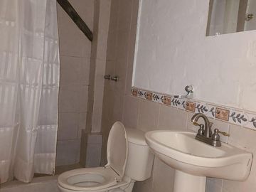 HERMOSA CASA EN VENTA , AV. DE LAS AMERICAS