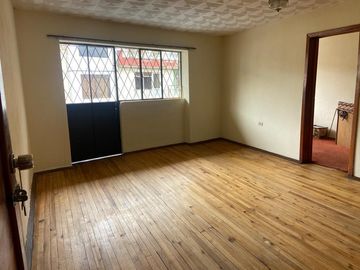 HERMOSA CASA COMERCIAL EN VENTA, SECTOR CENTRO HISTORICO