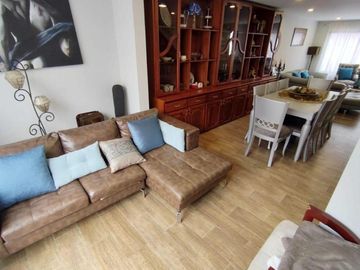 CASA AV. 12 DE OCTUBRE E ISABEL LA CATOLICA